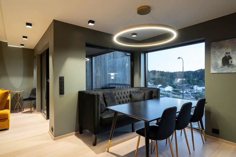 Belysning i moderne spisestue